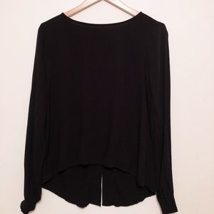 • h i g h l o w l o n g s l e e v e •